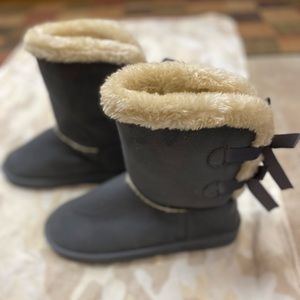 UGG boots. Bailey Bow 2.Size 10.
